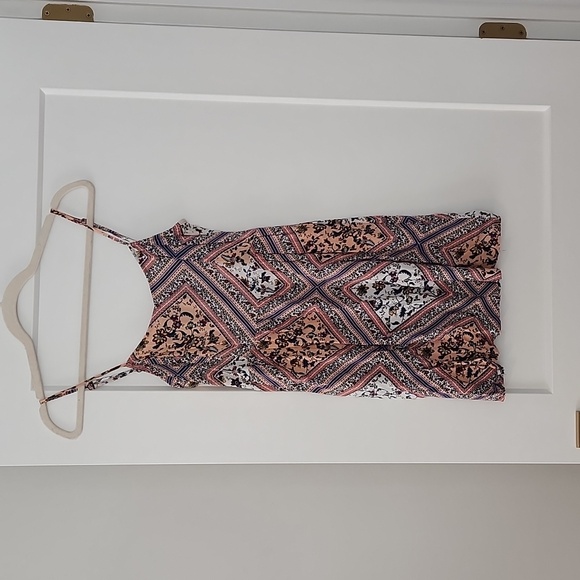 H&M Dresses & Skirts - H&M Peach Patterned Mini Dress